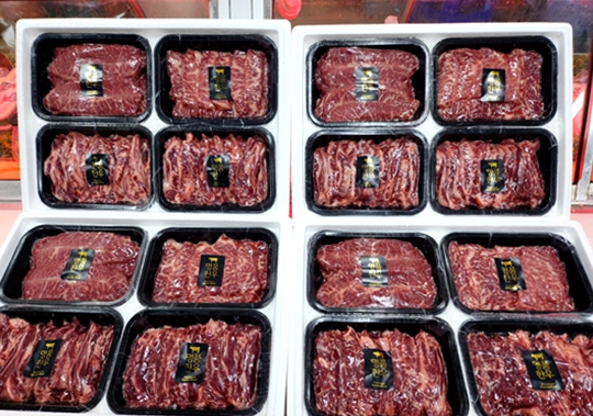 청정 태백의 신선함을 담은 프리미엄 한우 선물세트, 1인 자영업자 ‘하늘아래정육점’ 성공 비결 기사 이미지